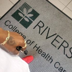 Meet your Posher, Phillip